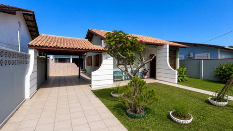 Casa de Temporada bem localizada próximo ao comercio, e a praia🏡🌅🏖️