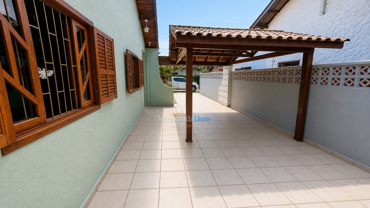 Casa para aluguel de temporada em Florianopolis (Canasvieiras)