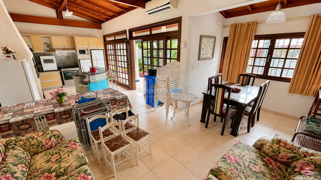 Casa para aluguel de temporada em Florianopolis (Canasvieiras)