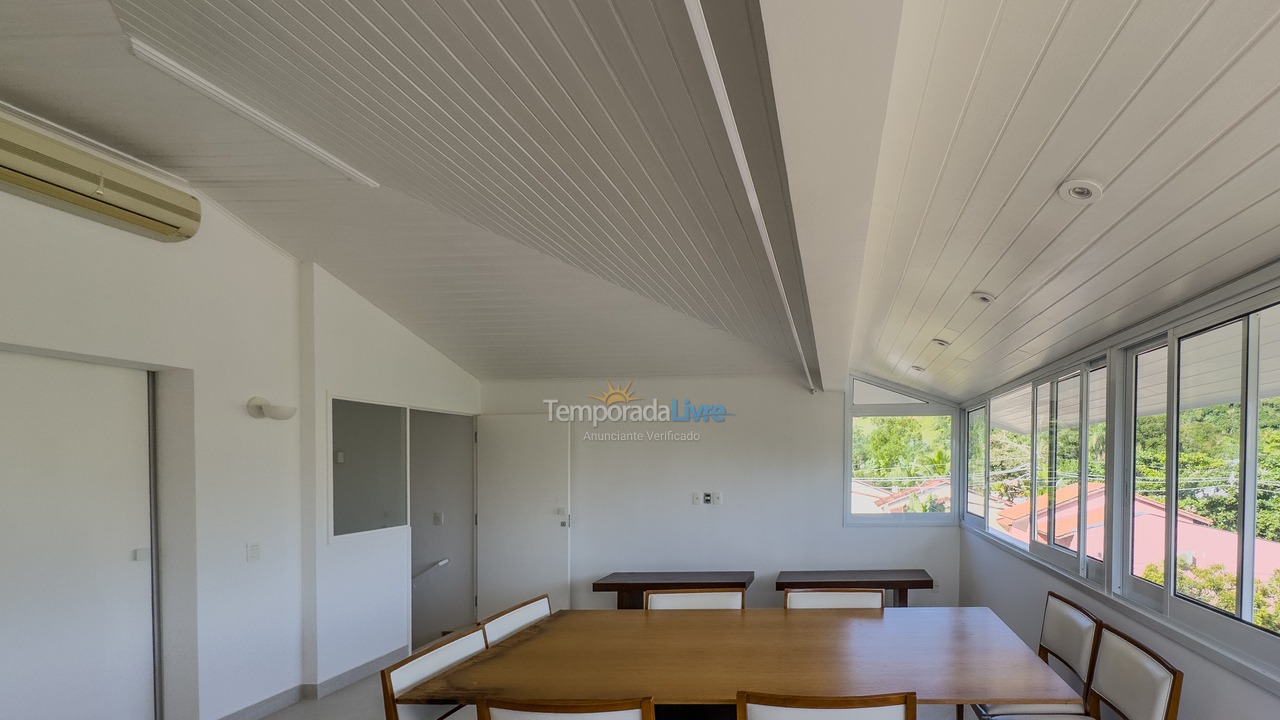 House for vacation rental in São Sebastião (Praia da Baleia)