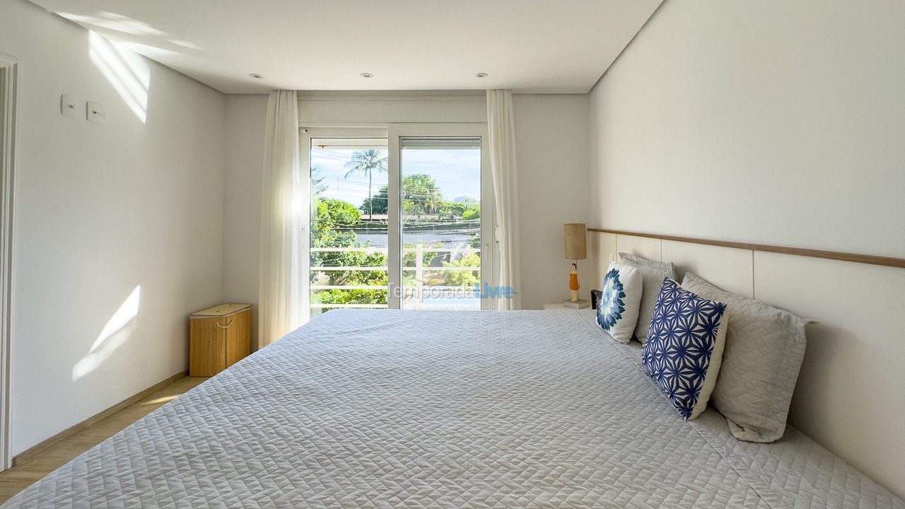House for vacation rental in São Sebastião (Praia da Baleia)