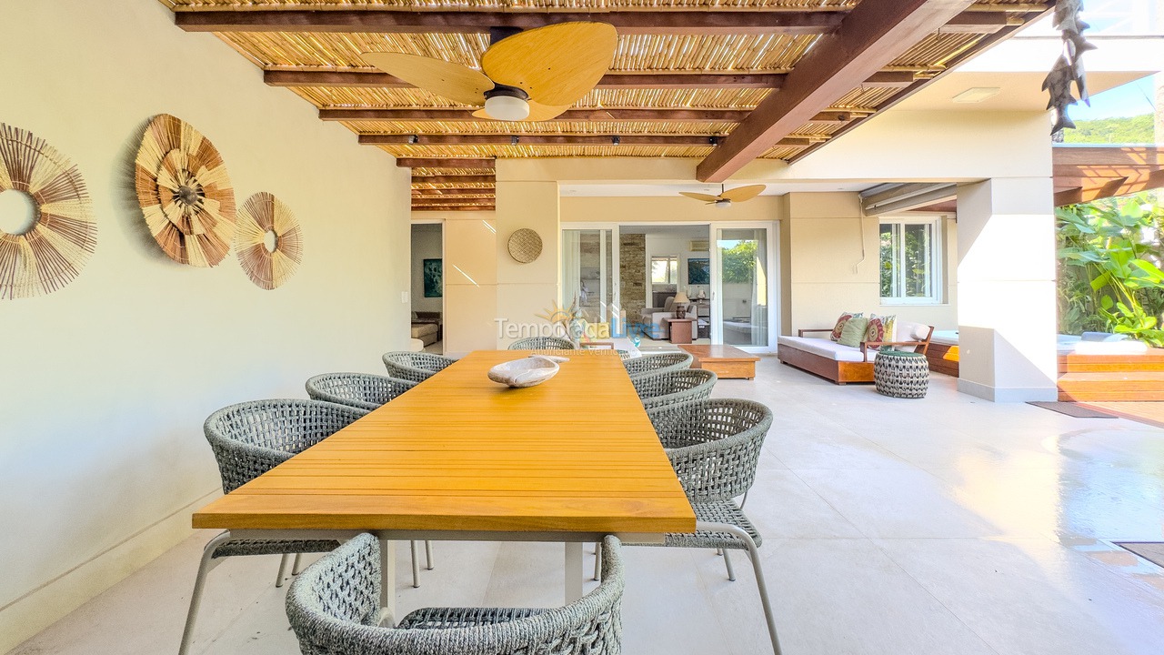 House for vacation rental in São Sebastião (Praia da Baleia)