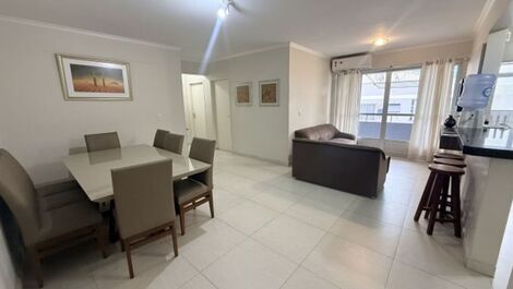 LINDO APARTAMENTO NA AVENIDA PRINCIPAL DE BOMBAS