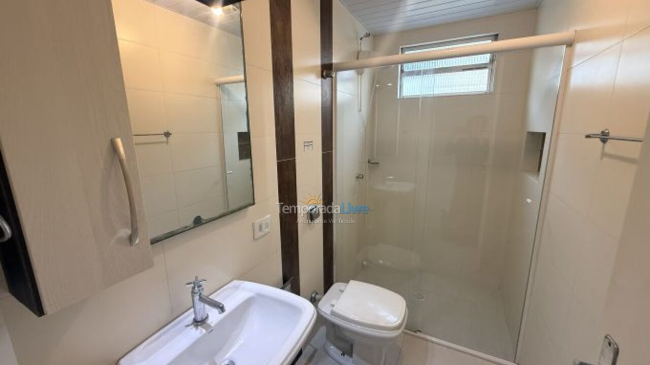 Apartamento para aluguel de temporada em Bombinhas (Praia de Bombas)