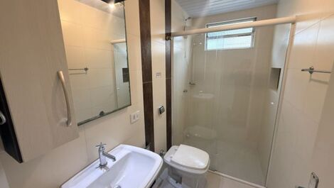 LINDO APARTAMENTO NA AVENIDA PRINCIPAL DE BOMBAS