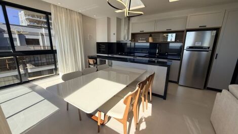 Apto com 3 suites e vista mar em Bombas