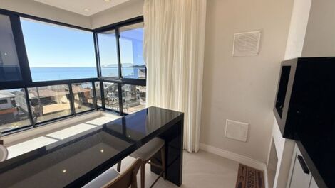 Apto com 3 suites e vista mar em Bombas