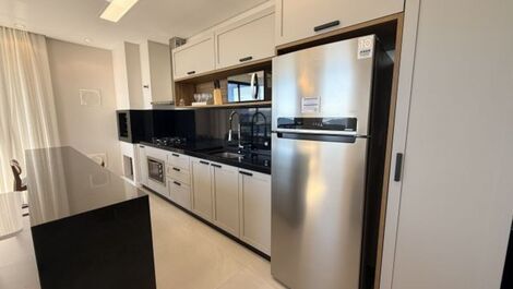 Apto com 3 suites e vista mar em Bombas