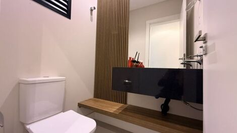 Apto com 3 suites e vista mar em Bombas