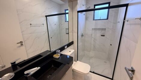 Apto com 3 suites e vista mar em Bombas