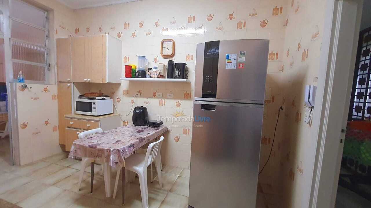 Apartamento para aluguel de temporada em Guarujá (Pitangueiras)