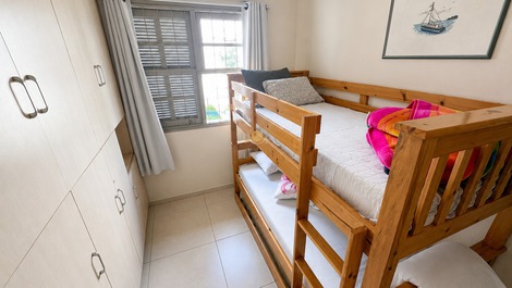 Casa de 4 dorm sendo 1 suíte, possui piscina privativa🏡🏖️