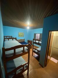 Quarto 3 com  beliche