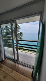 JOÁ BEACHFRONT REFUGE