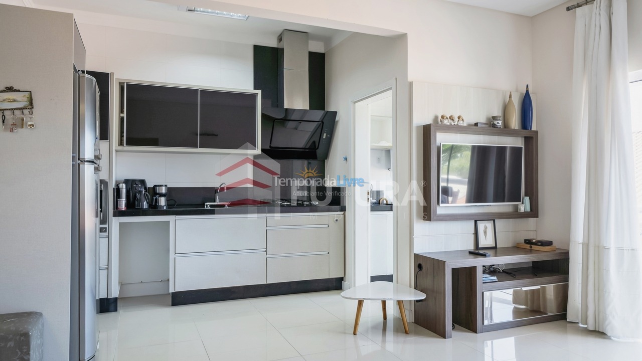 Apartamento para aluguel de temporada em Bombinhas (Canto Grande)