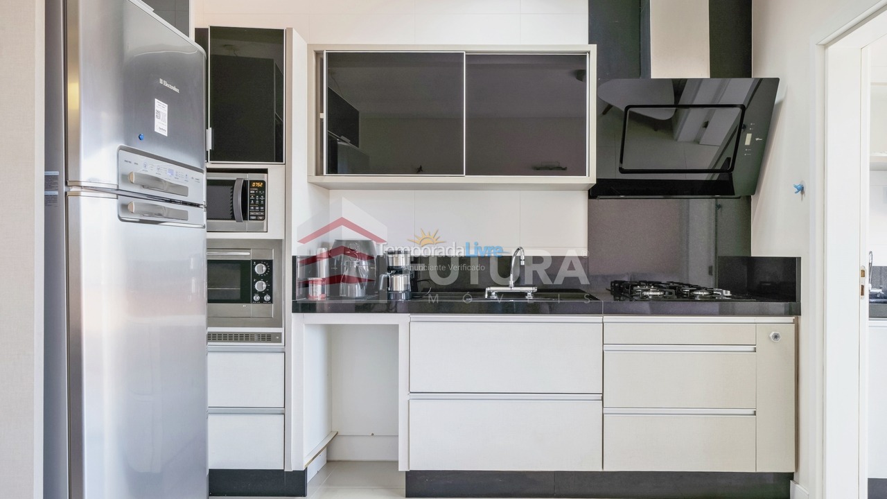 Apartamento para aluguel de temporada em Bombinhas (Canto Grande)