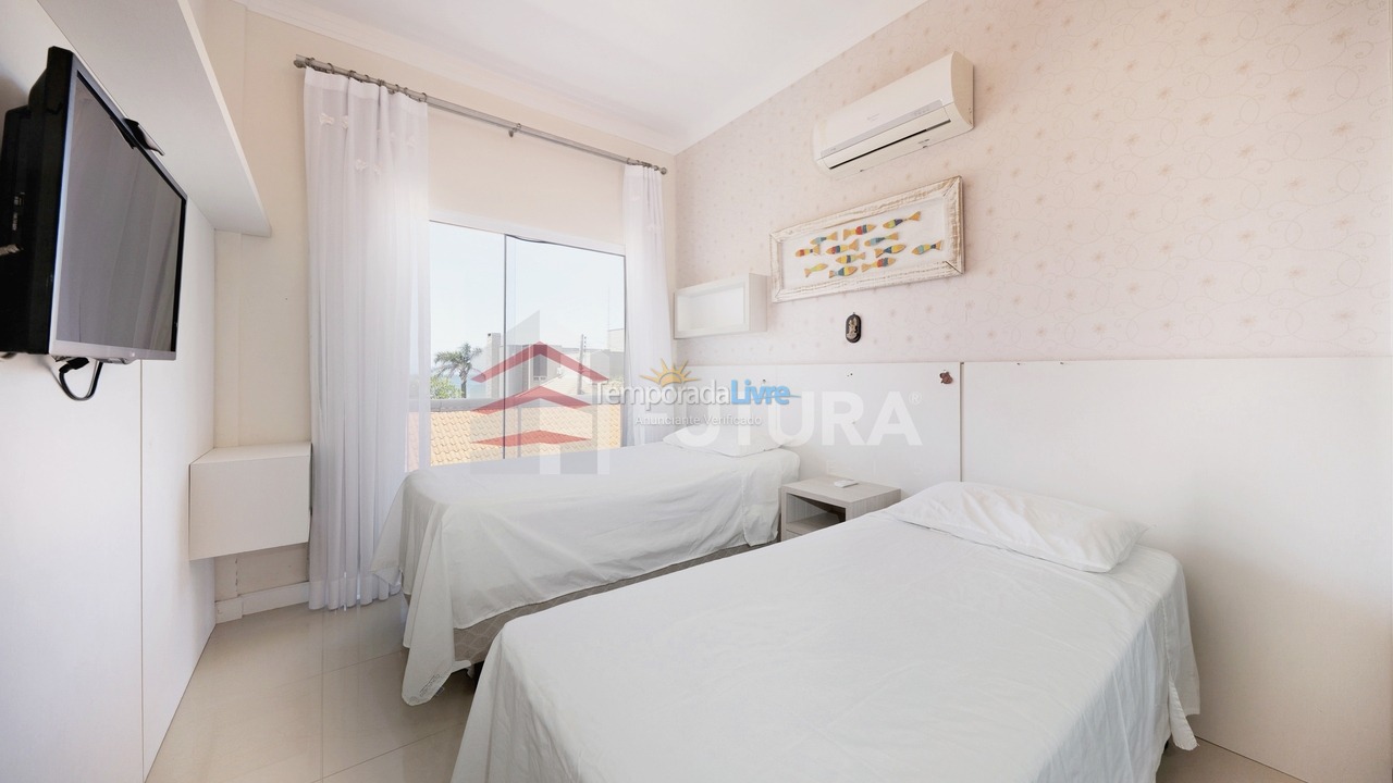 Apartamento para aluguel de temporada em Bombinhas (Canto Grande)