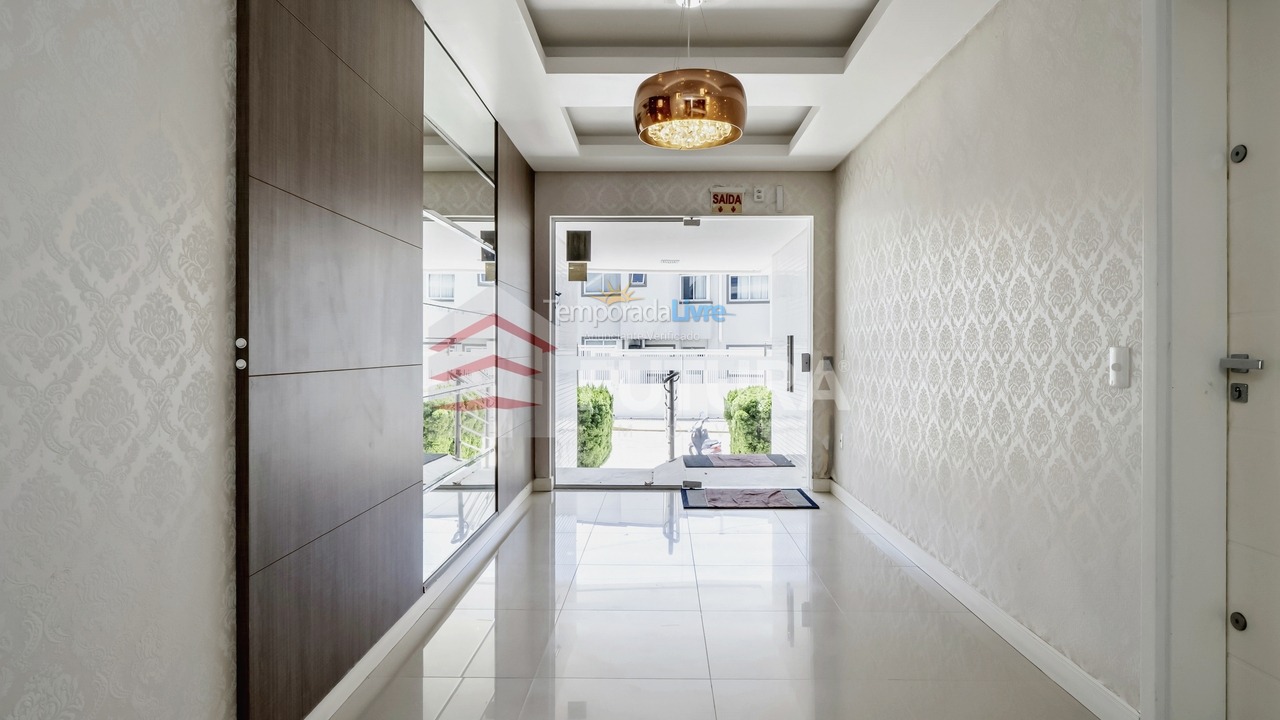 Apartamento para aluguel de temporada em Bombinhas (Canto Grande)