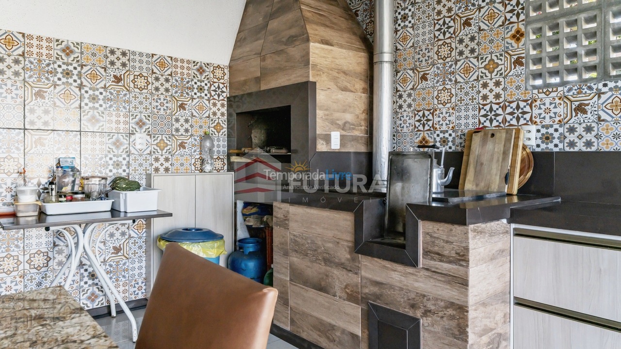 Casa para aluguel de temporada em Bombinhas (Morrinhos)