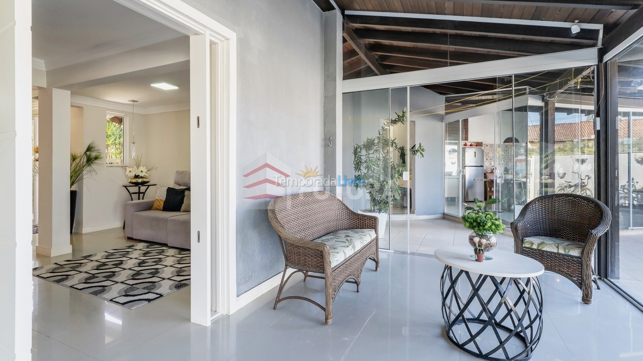 Casa para aluguel de temporada em Bombinhas (Morrinhos)
