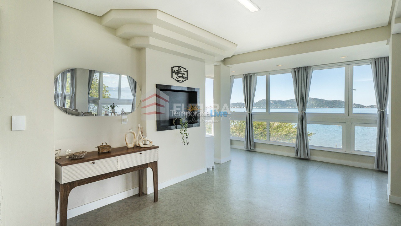House for vacation rental in Bombinhas (Praia de Zimbros)