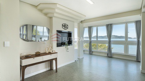 LC153F - Beachfront Triplex with 4 Suites, Zimboros Beach, Bombinhas