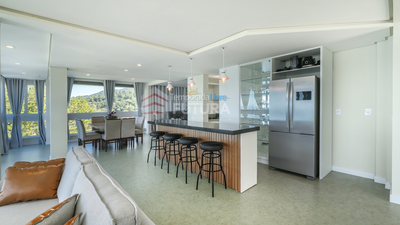 House for vacation rental in Bombinhas (Praia de Zimbros)