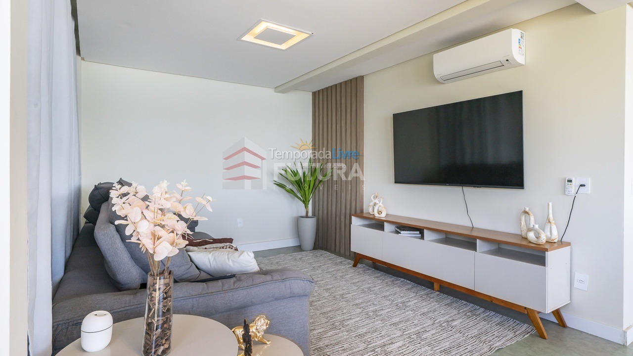 House for vacation rental in Bombinhas (Praia de Zimbros)