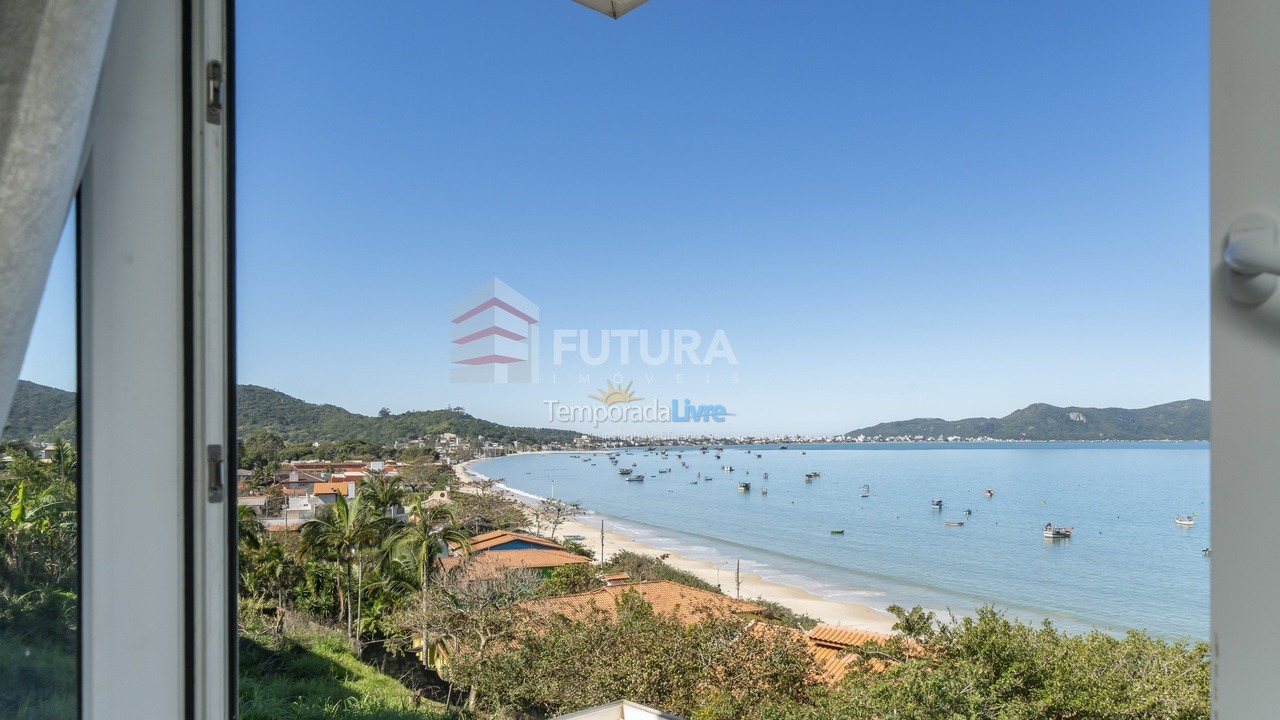 House for vacation rental in Bombinhas (Praia de Zimbros)