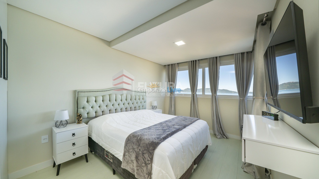 House for vacation rental in Bombinhas (Praia de Zimbros)