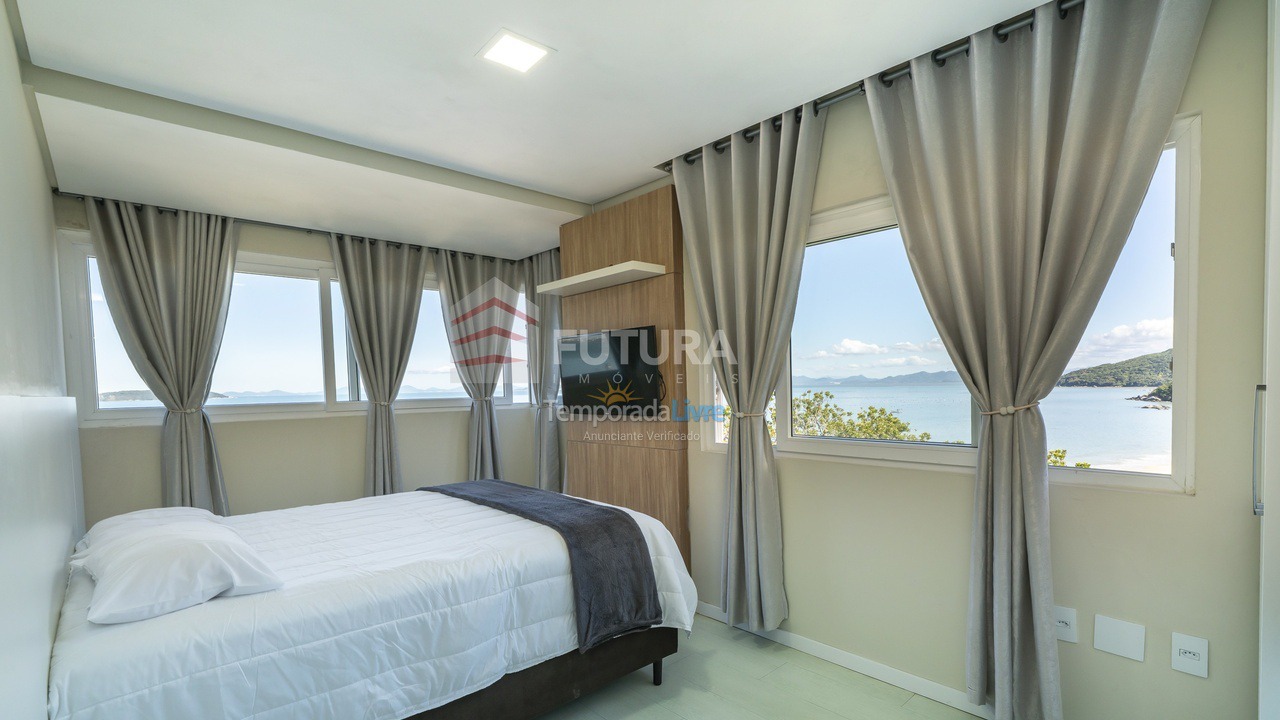 House for vacation rental in Bombinhas (Praia de Zimbros)