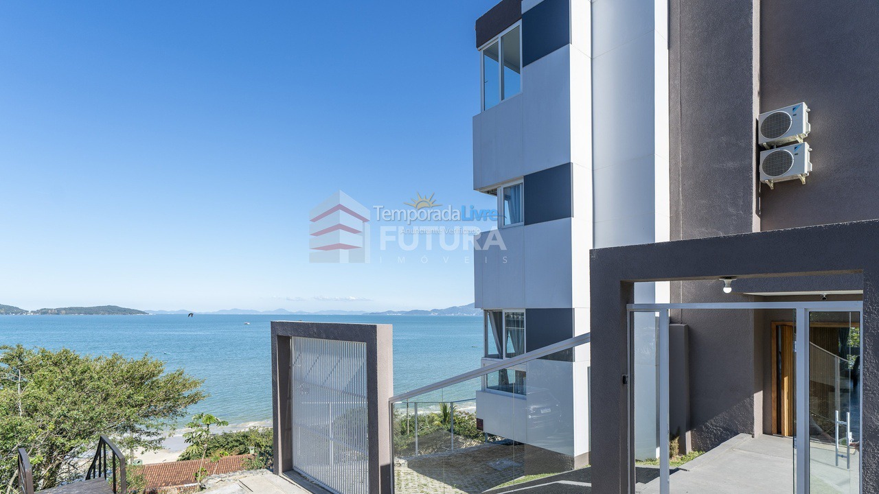 House for vacation rental in Bombinhas (Praia de Zimbros)