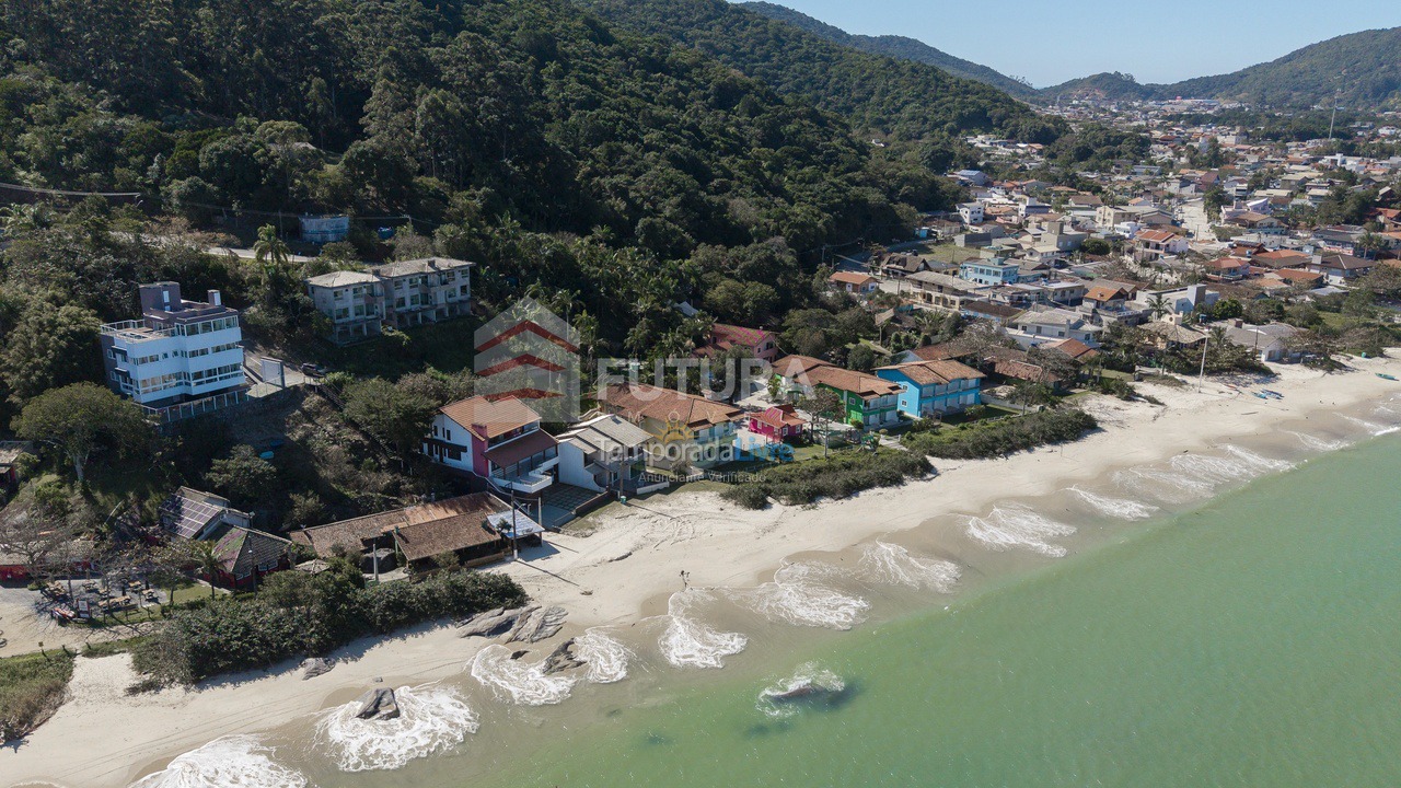 House for vacation rental in Bombinhas (Praia de Zimbros)