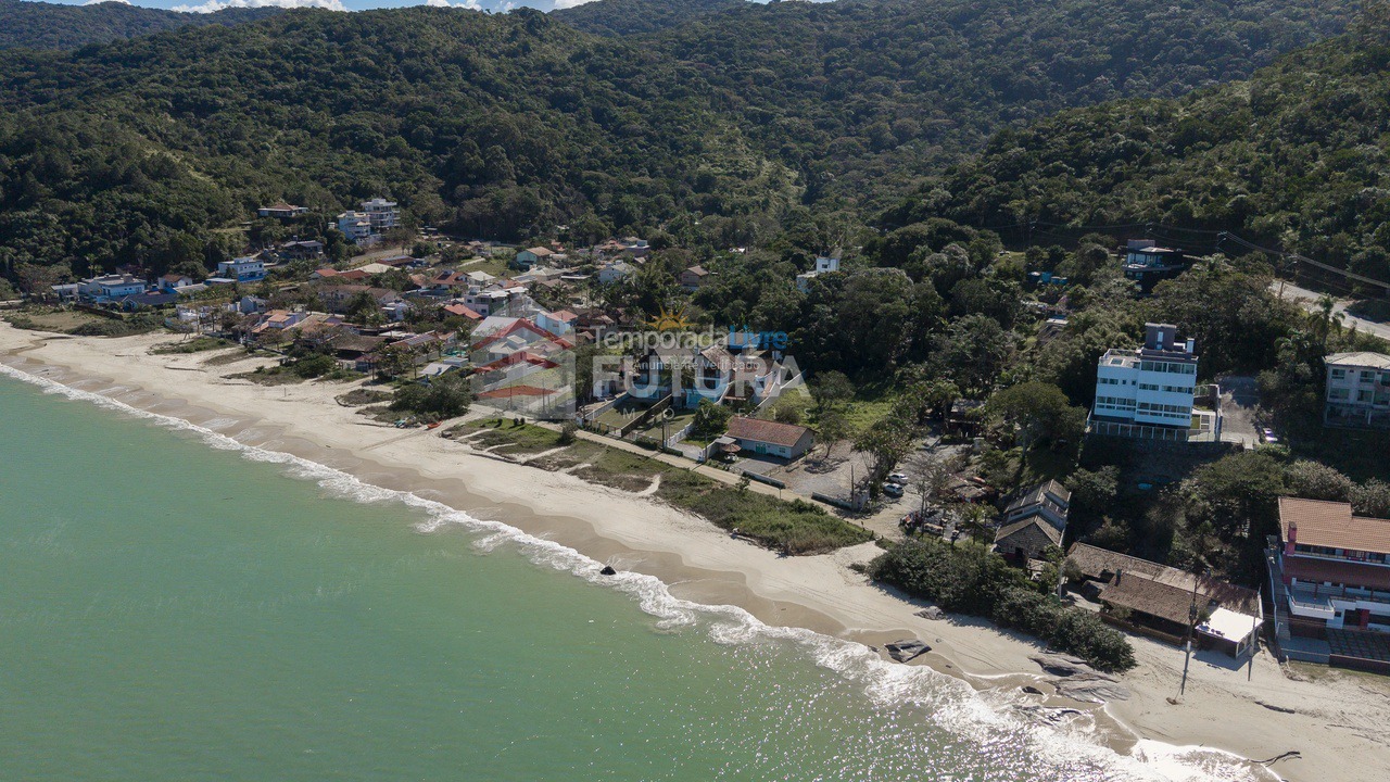 House for vacation rental in Bombinhas (Praia de Zimbros)