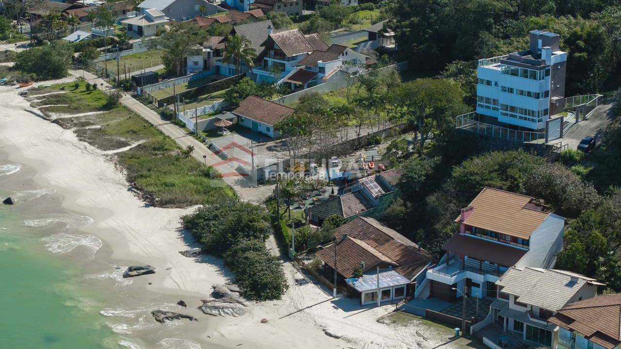 House for vacation rental in Bombinhas (Praia de Zimbros)