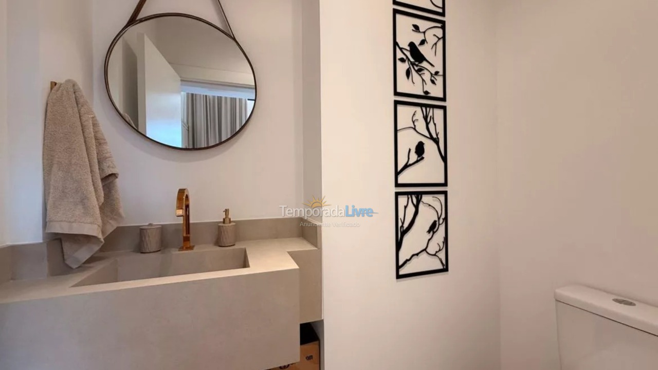 Apartamento para aluguel de temporada em Bombinhas (Canto Grande)