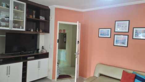 Apartamento em Ubatuba a 1 quarteirão da Praia Grande