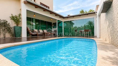 LC001EF - SOBRADO COM PISCINA ALUGUEL DE TEMPORADA MARISCAL BOMBINHAS
