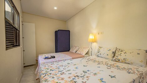 Casa no Guarujá com Wi-Fi e área com churrasqueira