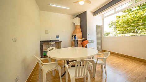 Casa no Guarujá com Wi-Fi e área com churrasqueira