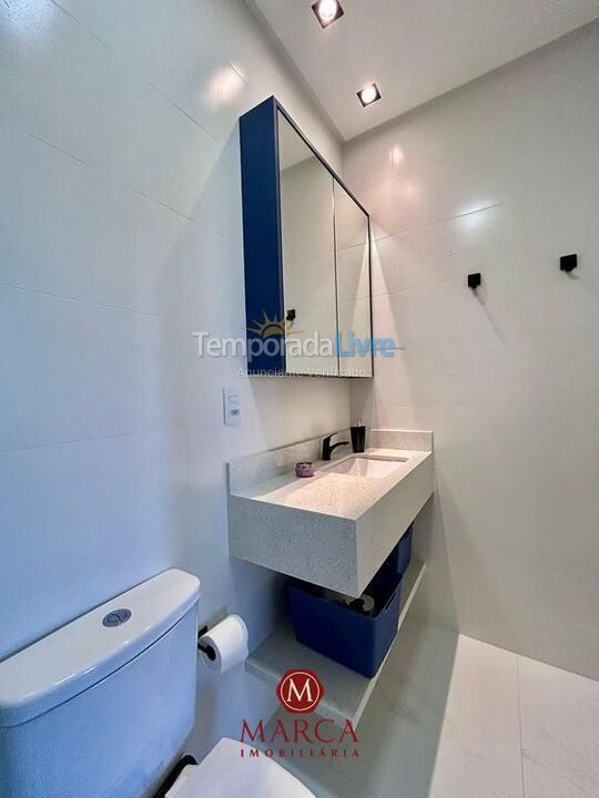 Apartamento para aluguel de temporada em Bombinhas (Canto Grande)