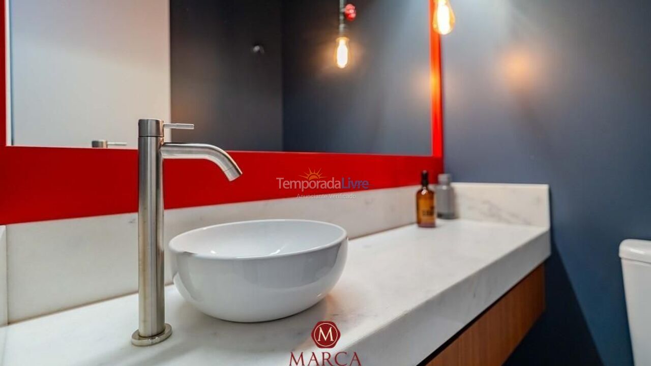 Apartamento para aluguel de temporada em Bombinhas (Canto Grande)