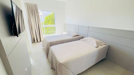 Spacious apartment with 2 suites on Mariscal Beach, code 044