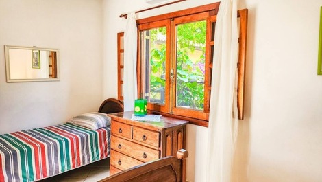 Belíssima casa no condomínio Ponta da Sela / Ilhabela