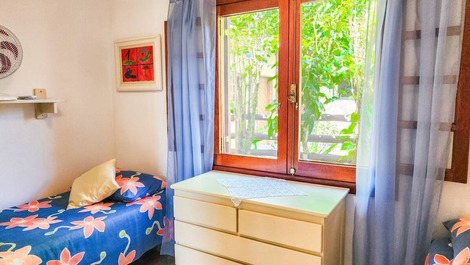 Belíssima casa no condomínio Ponta da Sela / Ilhabela