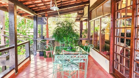 Belíssima casa no condomínio Ponta da Sela / Ilhabela