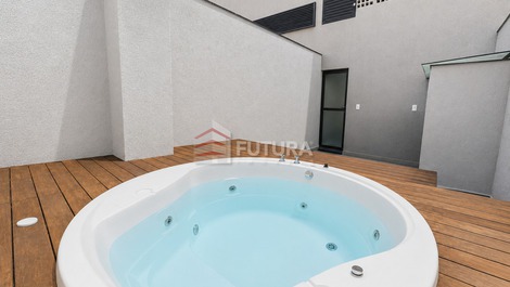 LC005EF - TRIPLEX WITH POOL, CANTO GRANDE BEACH - BOMBINHAS