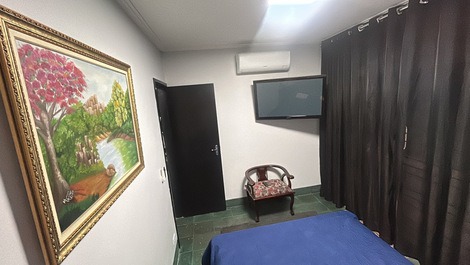 Quarto 02 visão com tv