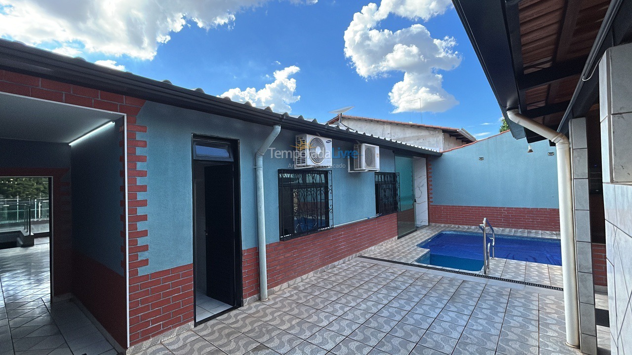 Casa para aluguel de temporada em Goiânia (Setor Sonho Verde)