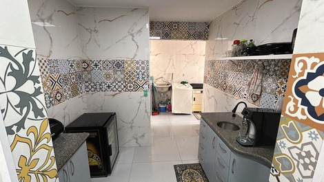 Cozinha compacta e área serviço 